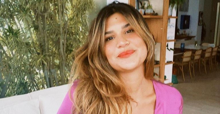 Giulia Costa celebra a chegada da sexta-feira: ”Essa semana passou voando”