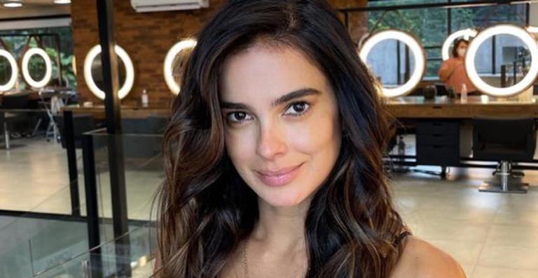 Vera Viel encanta ao resgatar lindos cliques de sua juventude