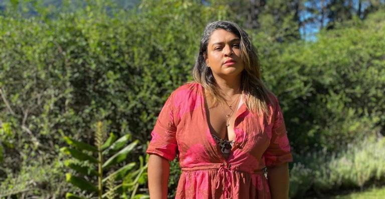 Preta Gil assume seus fios brancos: ”Ver o tempo passar sem lutar contra ele é lindo”