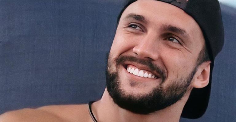 BBB21: Arthur chega aos 2 milhões de seguidores nas redes sociais: ”O sentimento é gratidão”