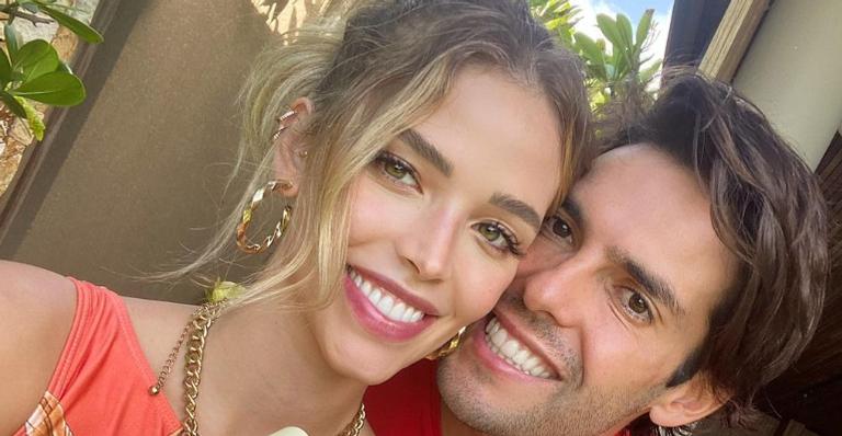 Carol Dias surge em clima de romance com Kaká e se derrete: ”Um tempo só pra nós”