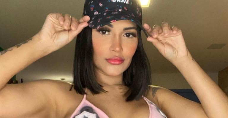 De lingerie provocante, Flay anuncia nova música ‘Eu não sou pra namorar’ e agita a web