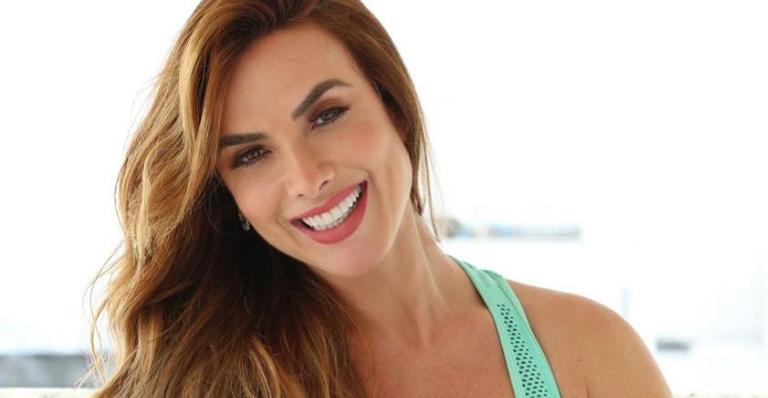 No sítio, Nicole Bahls aproveita horta e faz refeição natural: ”Plantou, colheu, comeu”