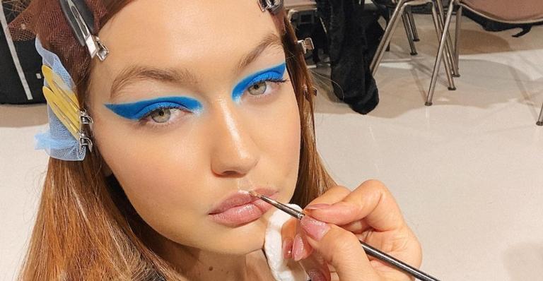 Gigi Hadid compartilha clique raro da filha, Khai, em meio à natureza: ”Primavera”