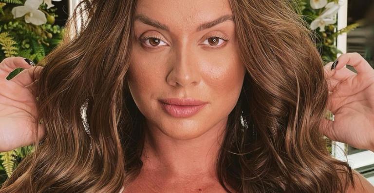 Juju Salimeni curte dia na praia e chama a atenção com corpaço: ”Maravilhosa”