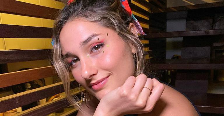 Herdeira de Xuxa, Sasha Meneghel surge de cabelo rosa e surpreende os fãs