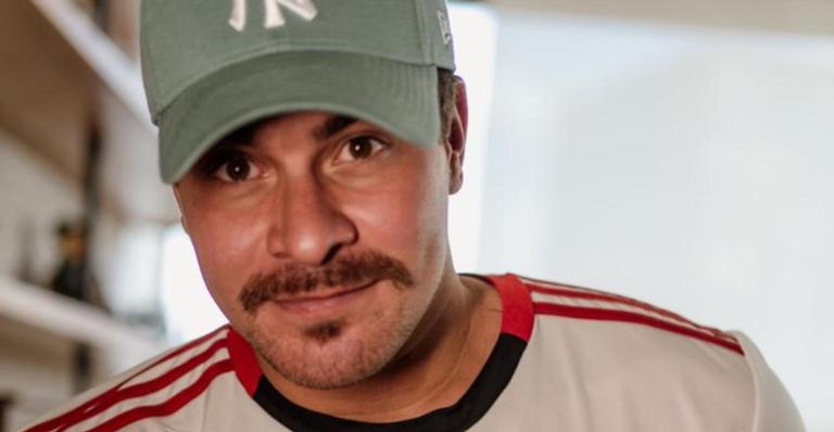 Thiago Martins surge mergulhando em canário paradisíaco: ”Amando evoluir a cada dia nesse esporte”