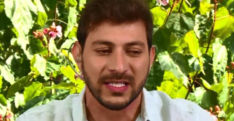BBB21: Caio afirma que ‘estava no limite’ dentro da casa e dispara: ”Muito cansado”