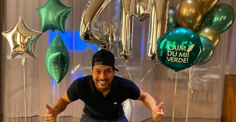Caio Afiune, do BBB21, conquista 4 milhões de seguidores: ”Gratidão a todos vocês”
