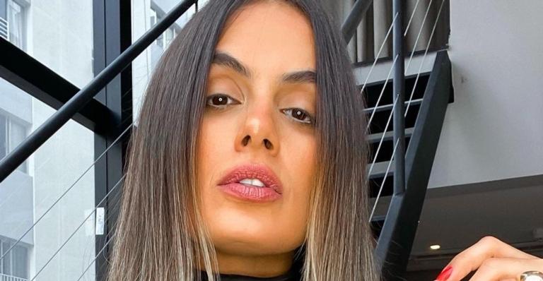 De calcinha e sutiã, Carol Peixinho posa deitada na cama e rouba a cena da web: ”Uma deusa”
