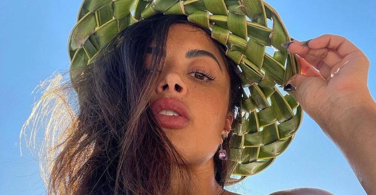 De biquíni, Aline Riscado surpreende ao mostrar clique fazendo yoga: ”Saudades”
