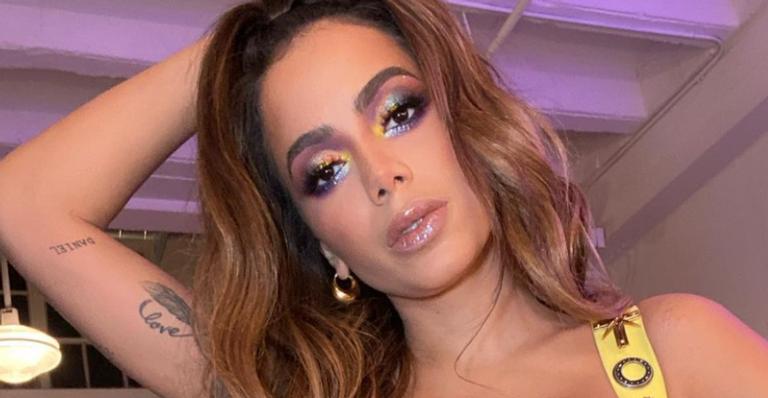 Anitta revela capa poderosa de ‘Girl From Rio’ e fãs reagem: ”É tiro atrás de tiro!”
