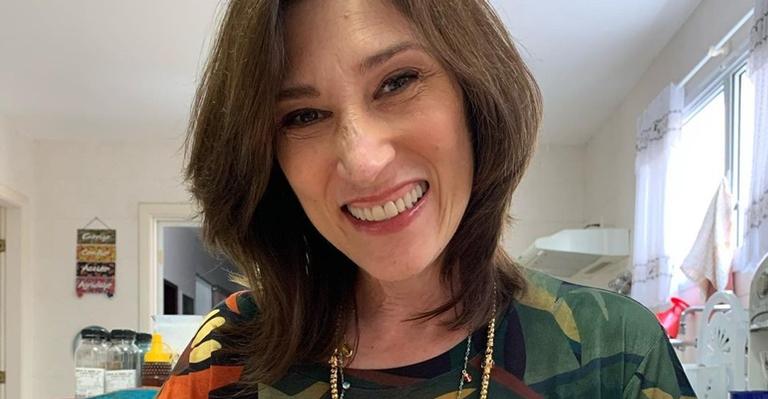 Beth Goulart relembra lindo clique com a mãe, Nicette Bruno: ”Cheio de amor”