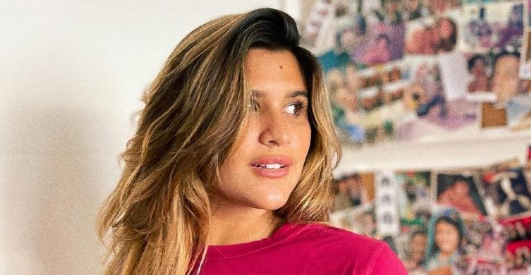 Giulia Costa impressiona muito a web com posição de yoga: ”Mulher elástica”