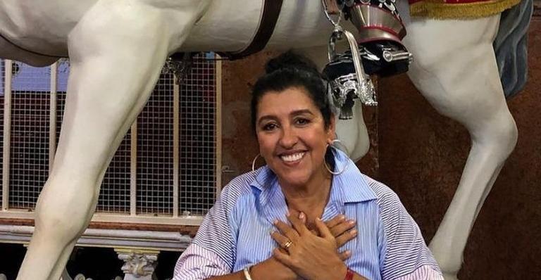Regina Casé publica fotos de uma festa de São Jorge e lamenta: ”Onde eu queria estar”