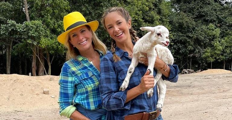 Ticiane Pinheiro realiza sessão de fotos ao lado da mãe e se declara: ”Te amo mamys”