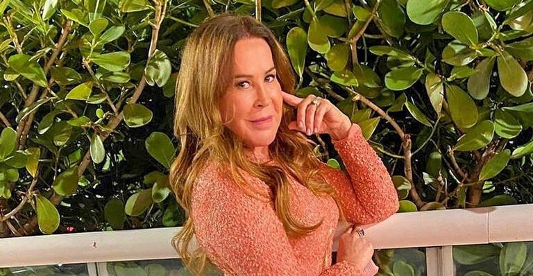 De biquíni, Zilu Godoi ostenta corpão e chama atenção na web: ”Precisa humilhar desse jeito?”