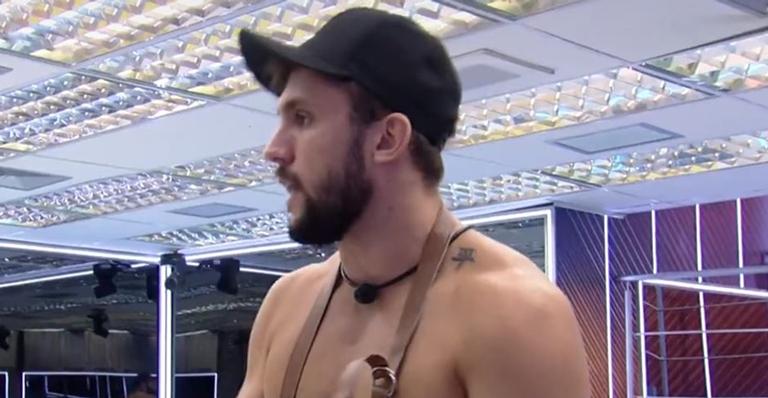 BBB21: Arthur fala sobre favoritismo com Gilberto: ”Não consigo me ver como uma pessoa forte”