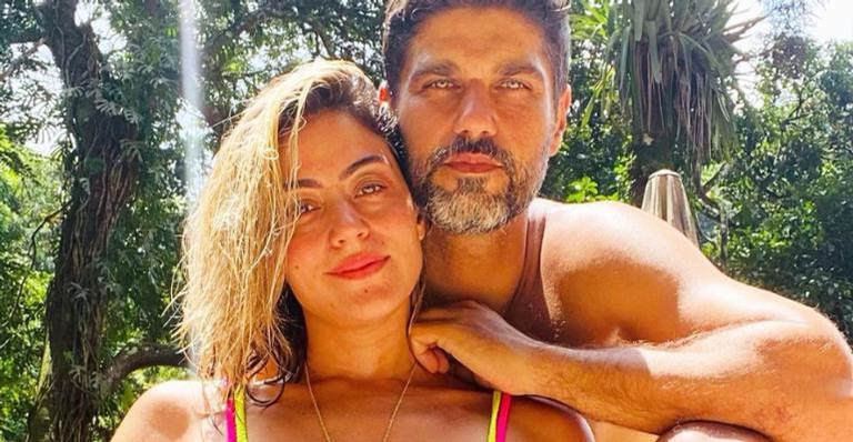 Bruno Cabrerizo se declara para Carol Castro em clique romântico: ”Chamego”