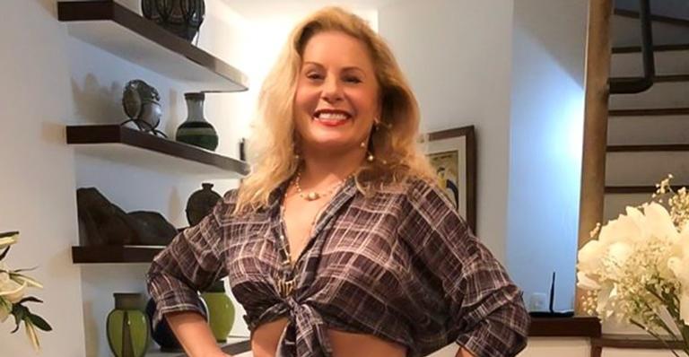 Com look decotado e brilhante, Vera Fischer rouba a cena na web: ”Deusa mais linda”