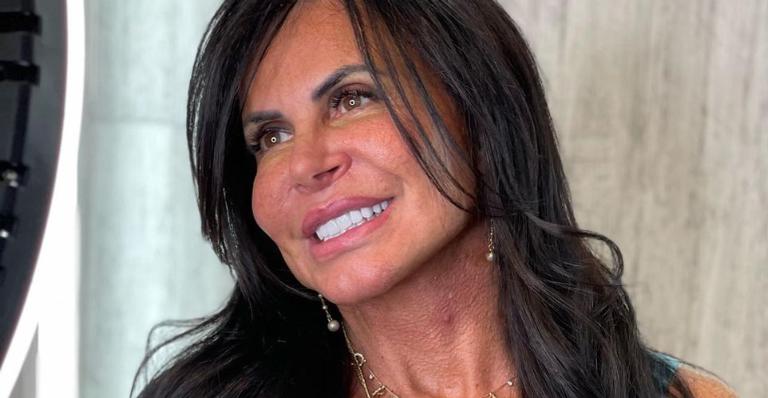 Gretchen revela segredo da barriga chapada: ”Plástica sem exercício não funciona!”