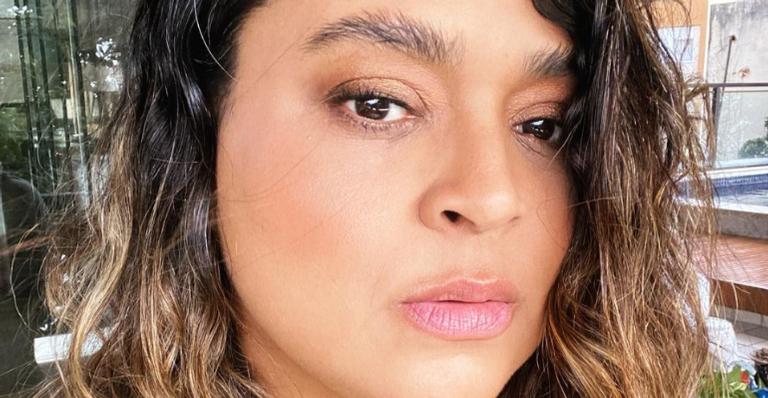 Preta Gil encanta a web ao posar com suas lindas sobrinhas gêmeas: ”Tia Preta tá on!”