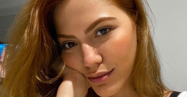 Sarah Poncio arranca elogios da web ao posar com look estiloso: ”Muito maravilhosa!”