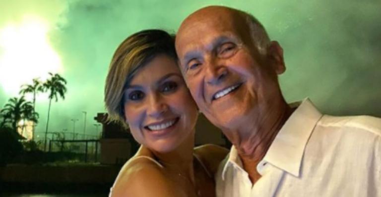 Flávia Alessandra emociona ao parabenizar o pai, Helio: ”O melhor pai do mundo”