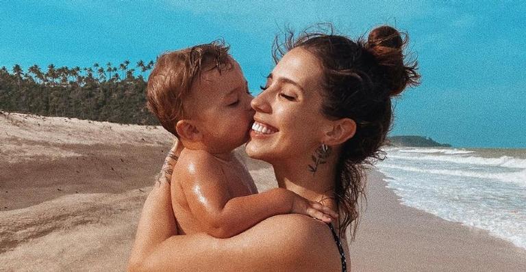 Gabi Brandt posa com o primogênito e se derrete: ”Loirinho baixinho barrigudinho”