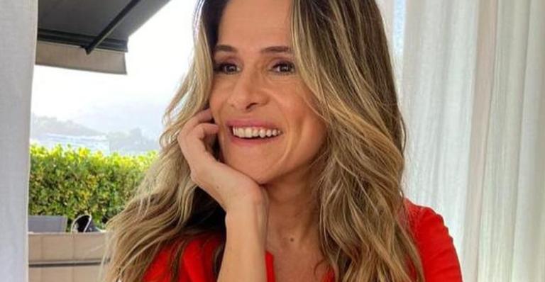 Ingrid Guimarães surge meditando com vista paradisíaca e brinca: ”Monja Ingrid”