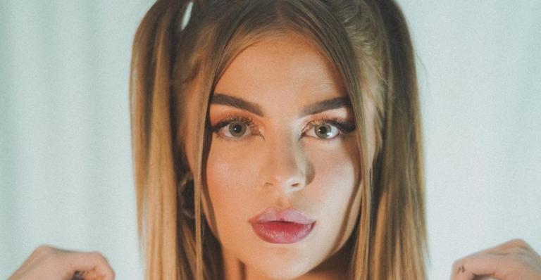 Luísa Sonza rebola até o chão com vestido micro transparente e bumbum impressiona: ”Sensacional”