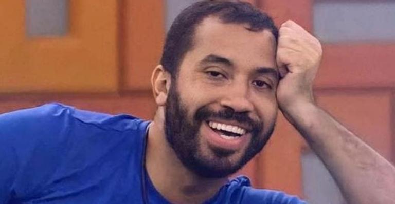 BBB21: Gilberto olha foto de Juliette e se declara para sister: ”Te amo, guerreira”