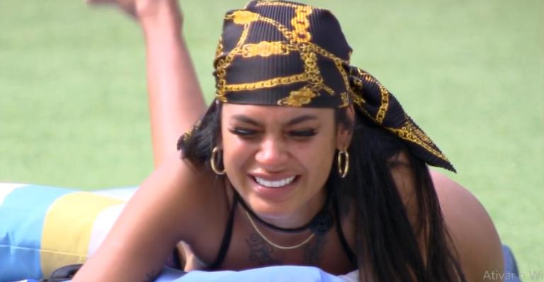 BBB21: Pocah cai no choro ao relembrar a filha, Vitória: ”Que saudade”