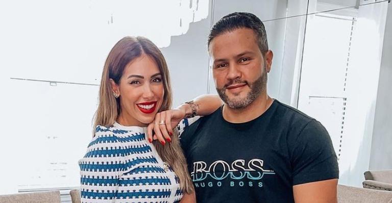 Bella Falconi posa com Maguila e ensina melhor jeito de treinar: ”Ao lado de quem a gente ama”