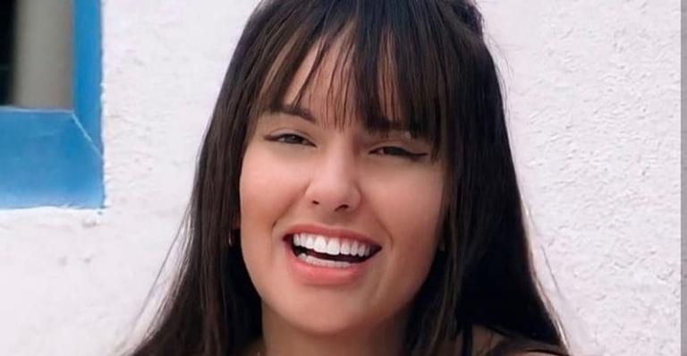 Ex-BBB Thaís Braz conta motivo de usar franja: ”Insegurança com a minha testa”
