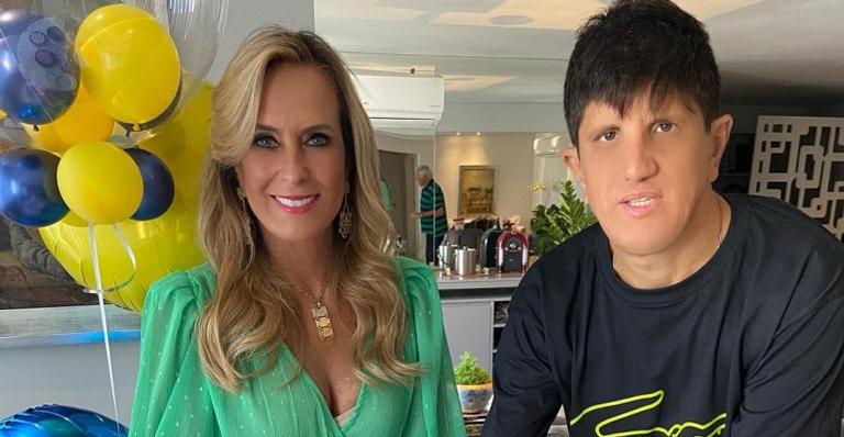 Helô Pinheiro comemora aniversário do filho, Fernando: ”Um beijo afetuoso de sua mãe”