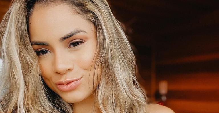 Lexa surge deslumbrante durante ensaio fotográfico e fãs elogiam: ”Ô mulher linda”