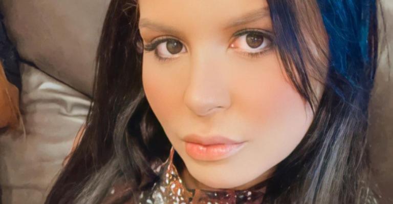 Maraisa surge com look todo rosa para gravações e provoca web: ”Sou sua Penélope Charmosa”