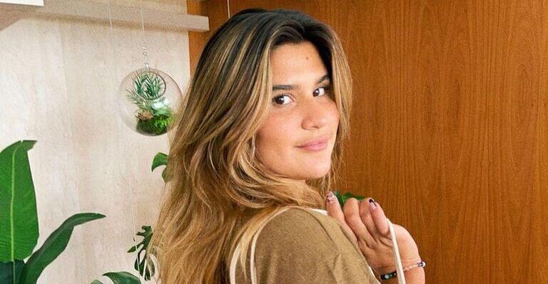 Filha de Flávia Alessandra relembra fotos deslumbrantes no mar e arranca elogios: ”Uma sereia”
