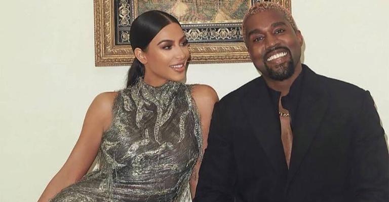Kanye West é clicado com aliança em meio a divórcio de Kim Kardashian