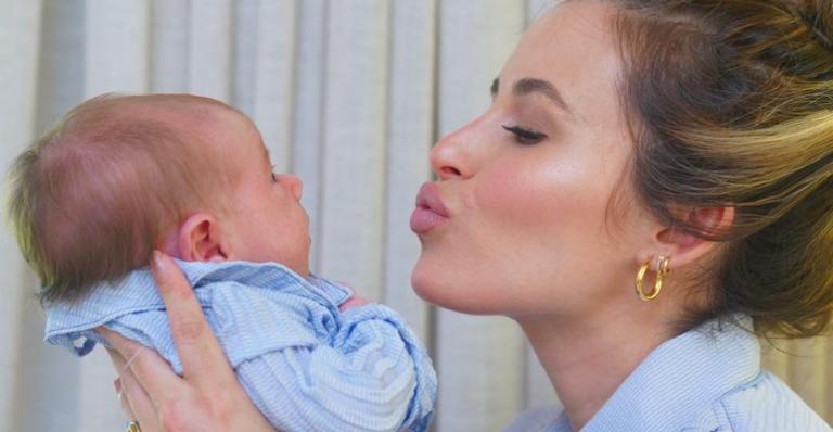 Lorena Carvalho se derrete ao registrar o filho, Luca, sorrindo: ”Meu menino”