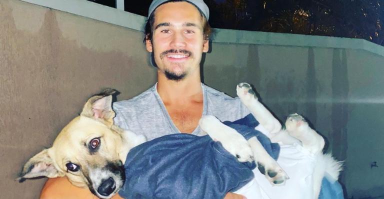 Nicolas Prattes lembra momentos difíceis de seu cãozinho: ”Foi uma luta”