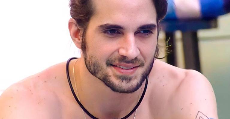 Internautas apontam suposto xixi de Fiuk durante última prova de resistência do BBB21