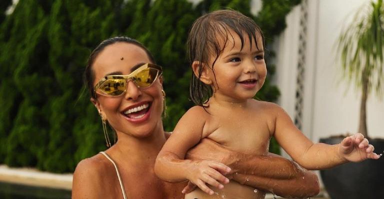 Sabrina Sato derrete a web ao publicar vídeo de Zoe batendo palmas