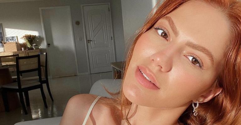 Sarah Poncio esbanja estilo ao produzir seu look do dia e fãs elogiam: ”Gata demais!”