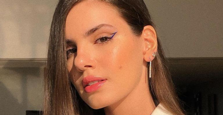 Camila Queiroz resgata registros aos 14 anos e recebe elogios: ”Não mudou nada”