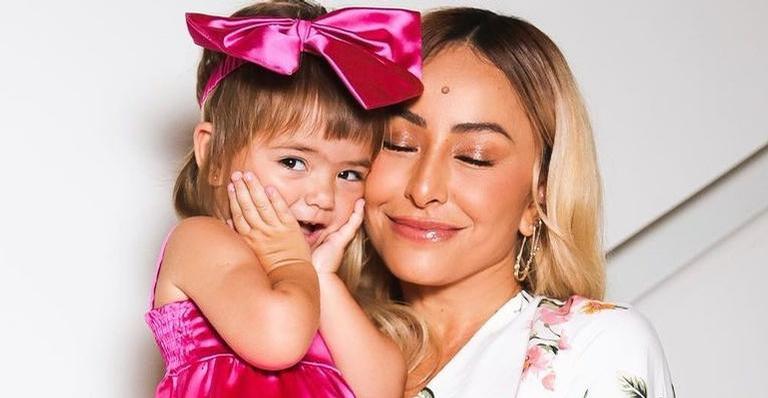 Sabrina Sato publica registros encantadores da filha, Zoe: ”Eu te amo tanto”