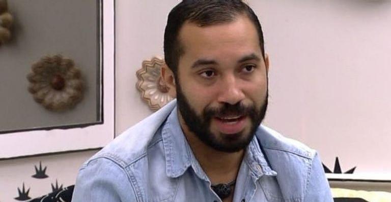 Eliminado do BBB 21, Gil fala sobre a aceitação da mãe: ”Foi o maior prêmio”