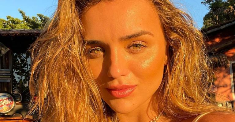 Rafa Kalimann encanta fãs ao posar em look colorido estiloso: ”Coisa linda!”