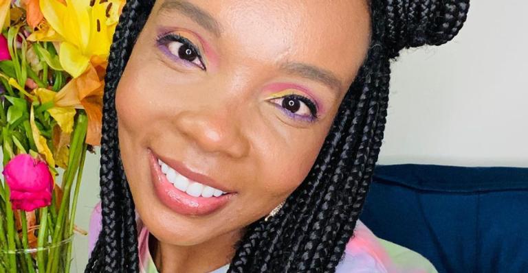 Thelminha arranca suspiros ao mostrar beleza natural e manda recado: ”Se fortaleça de si mesmo”